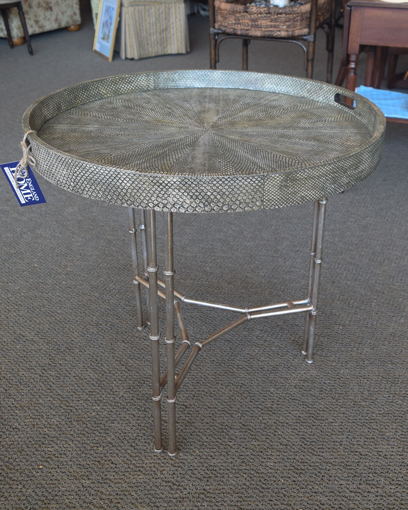 Round Accent Table/Metal Legs | New England Home Furniture Consignment