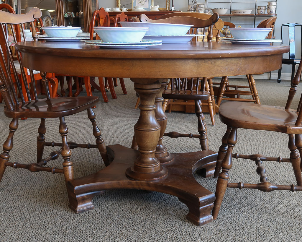Temple Stuart Dining Room Table And Chairs