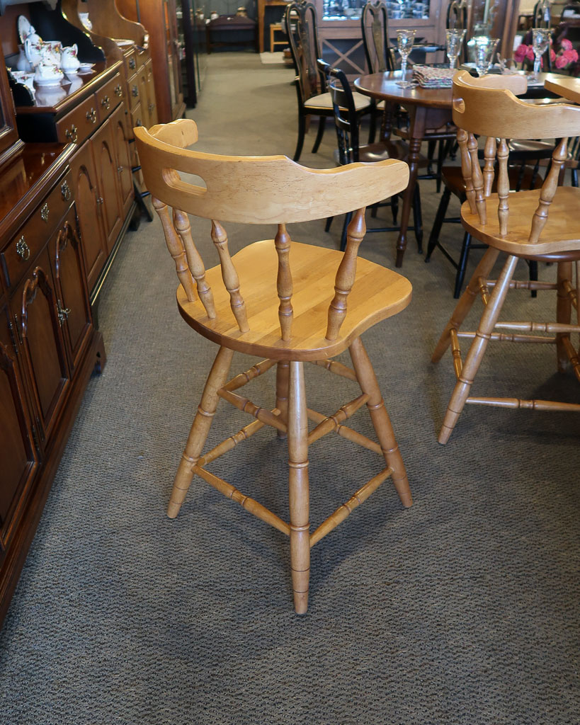 Wood Island With Two Stools New England Home Furniture Consignment   71887 4 