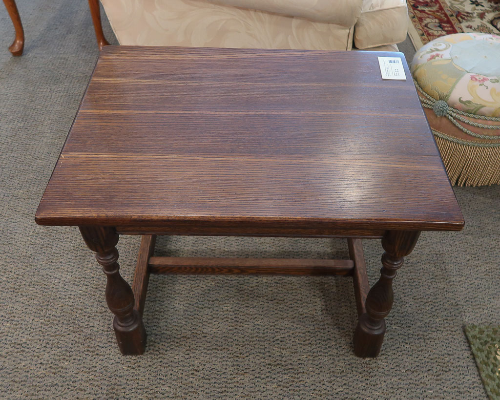 Dark Oak End Table | New England Home Furniture Consignment