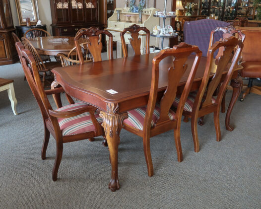 Thomasville Cherry Dining Set | New England Home Furniture Consignment