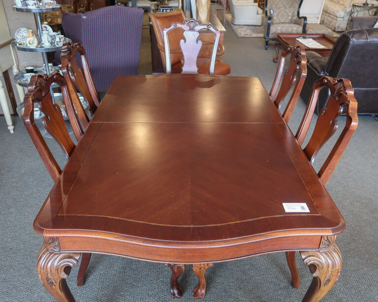 thomasville collectors cherry dining room