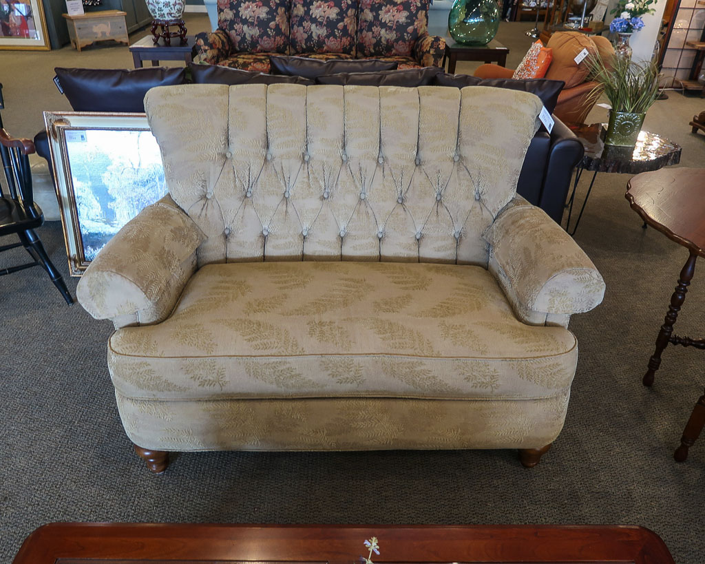 Flexsteel Gold Settee | New England Home Furniture Consignment